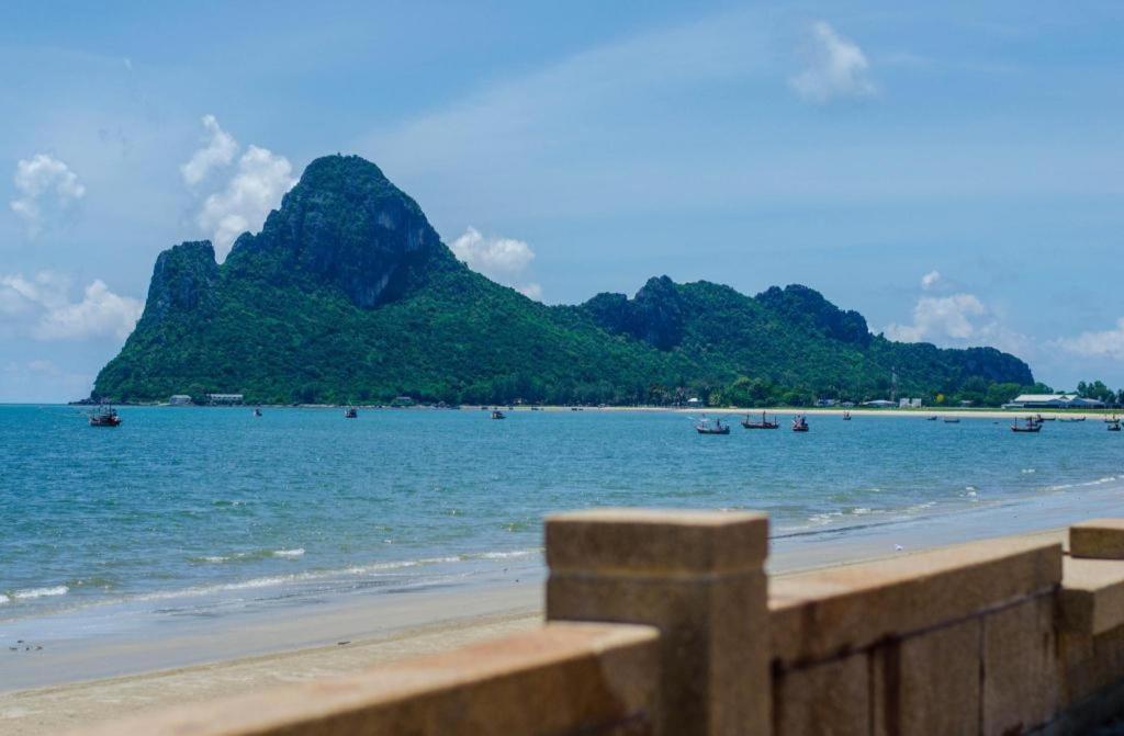Prachuap Grand Hotel Prachuap Khiri Khan Zewnętrze zdjęcie